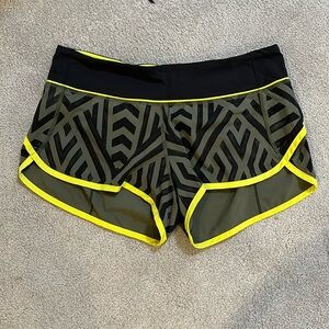 Lululemon Speed Short *4-way Stretch 2.5"